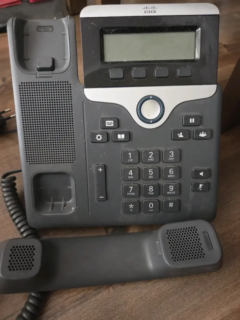 Teléfono IP Cisco con pantalla LCD - 1