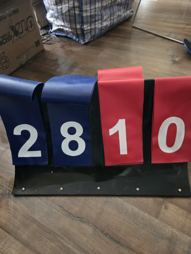 Marcador manual para deportes azul y rojo - 1