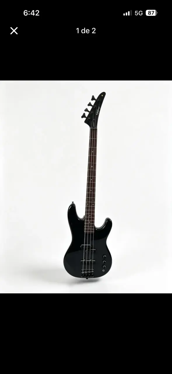 Bajo eléctrico negro marca Cort - 1