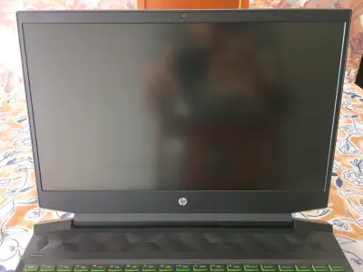 LaptoHP Pavilion Gaming con teclado retroiluminado - miniatura 4