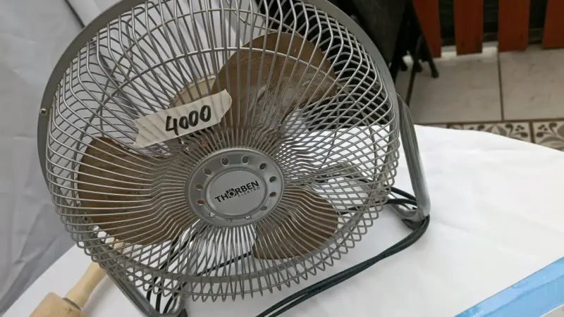 Ventilador de mesa Thorben Elektro metálico
