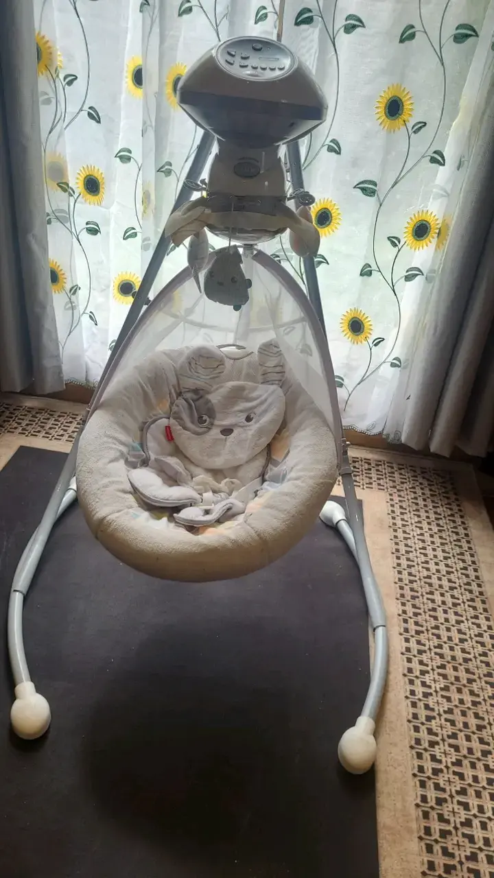 Columpio para bebé Fisher-Price con melodías - 2