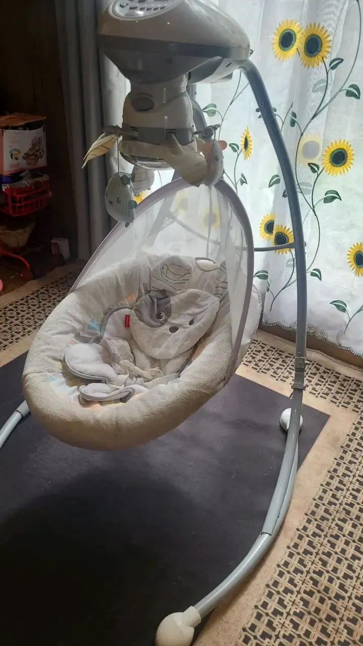 Columpio para bebé Fisher-Price con melodías - 4