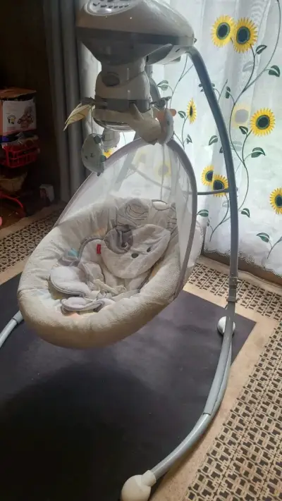 Columpio para bebé Fisher-Price con melodías - miniatura 4