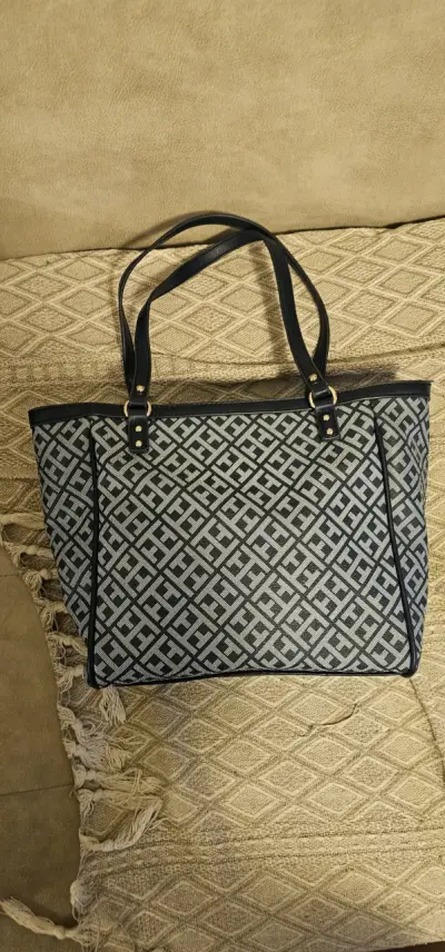 Bolso tote Tommy Hilfiger con diseño geométrico - miniatura 2