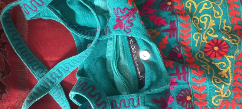 Bolso de tela bordado colorido - 2