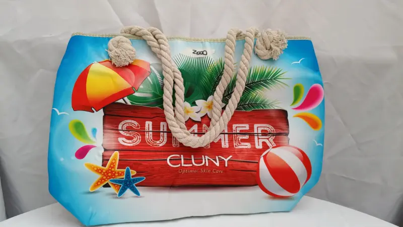 Bolso playero Cluny con diseño veraniego