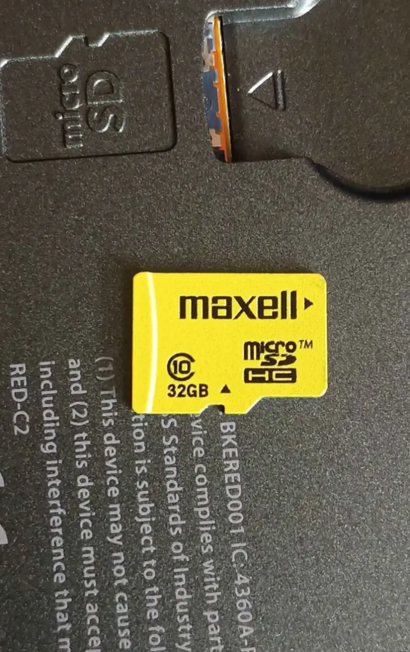 Nintendo 3DS XL con tarjeta SD de 32GB Hackeada - 4