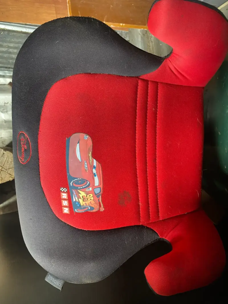 Asiento elevador infantil Disney Cars rojo - 1