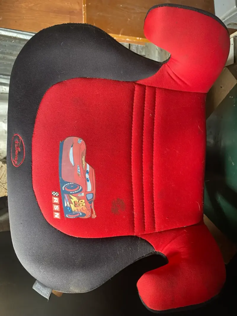 Asiento elevador infantil Disney Cars rojo - 3