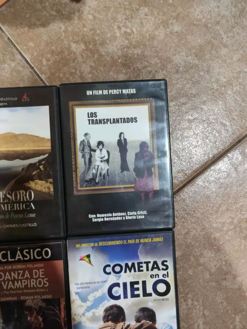 Colección de DVDs de series y películas populares - 2