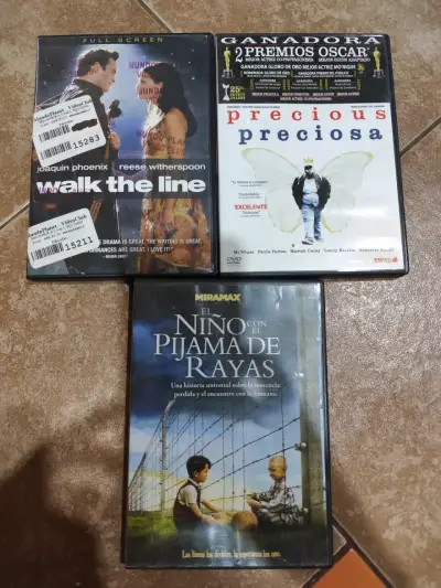 Colección de DVDs de series y películas populares - miniatura 3