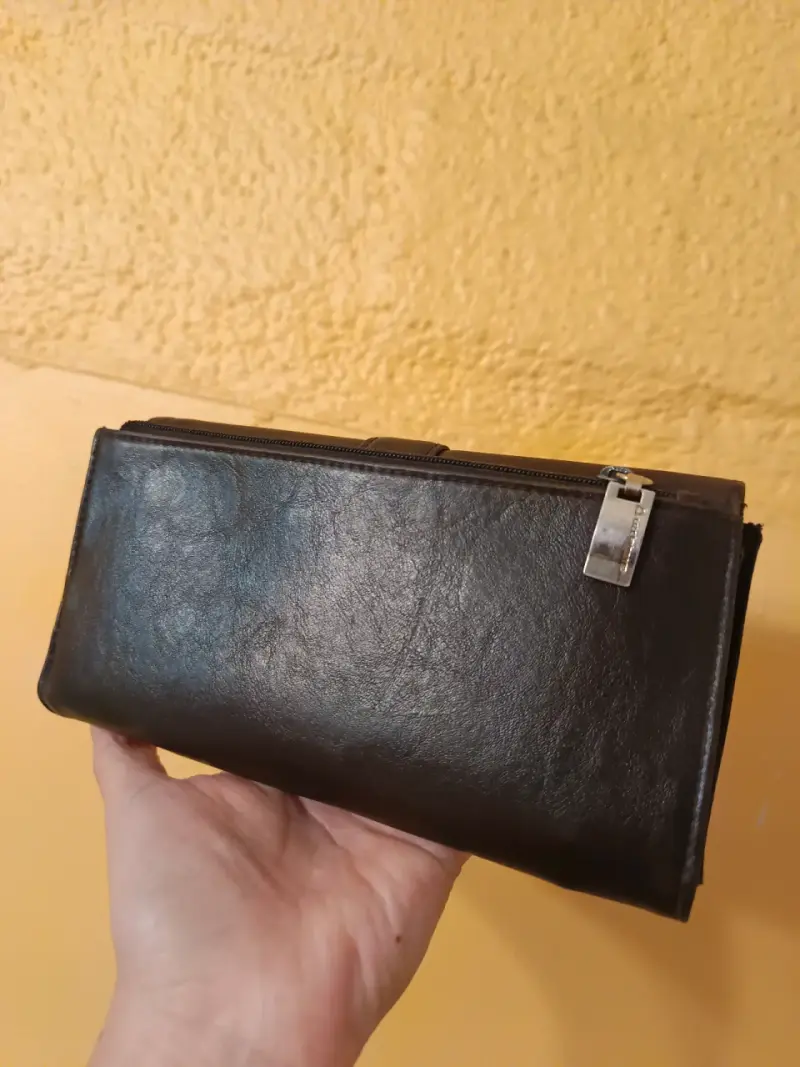 Cartera de tipo Cuero Café Liz Claiborne - 3