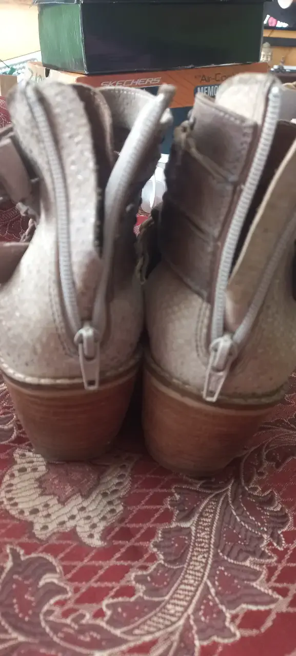 Botines de cuero marrón con trenzado decorativo - 4