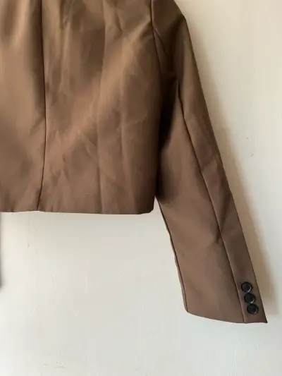 Blazer corto marrón para mujer - miniatura 4