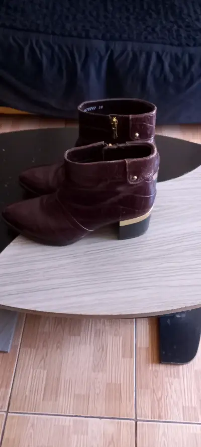 Botines de cuero marrón con tacón bajo - miniatura 2