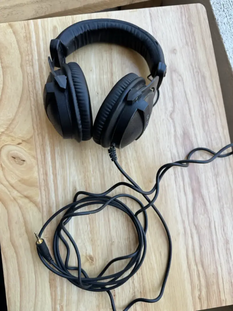 Audífonos Beyerdynamic DT 770 PRO 80 Ohm - 1