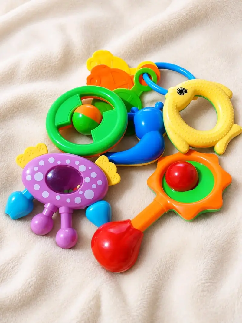 Set de juguetes y accesorios para bebé - 2