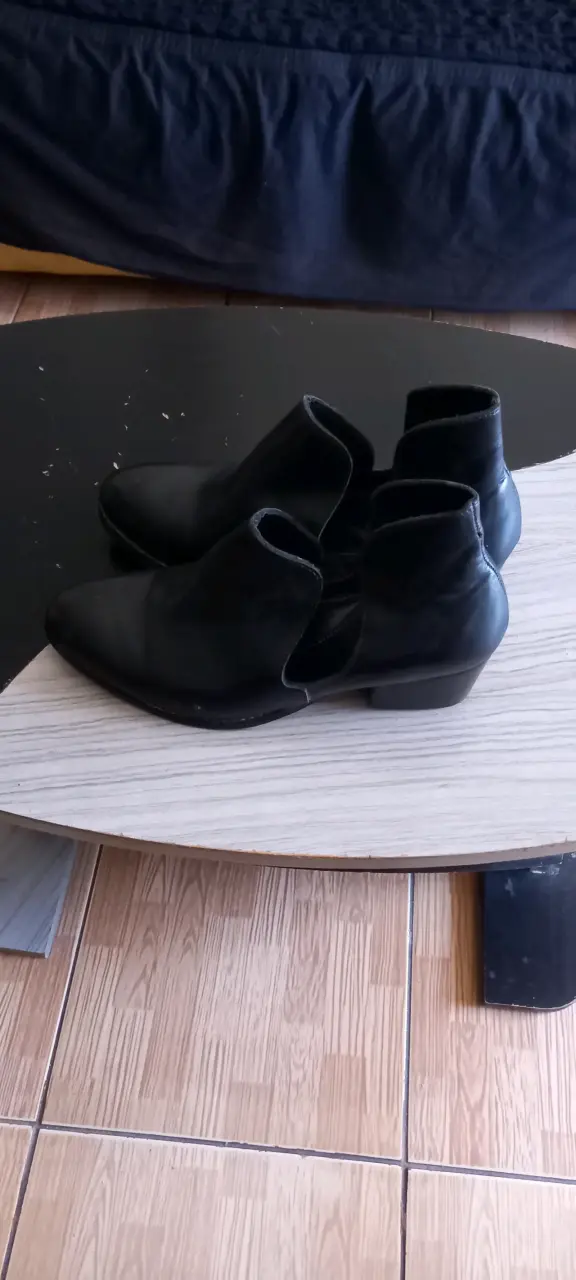 Zapatos de cuero negro para hombre en buen estado - 2