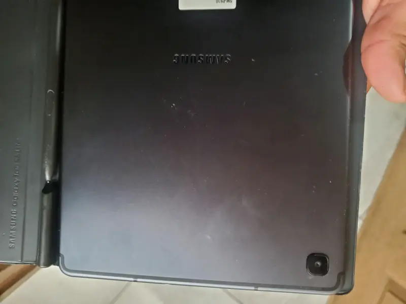 Tablet Samsung Galaxy Tab S6 Lite con funda - 2