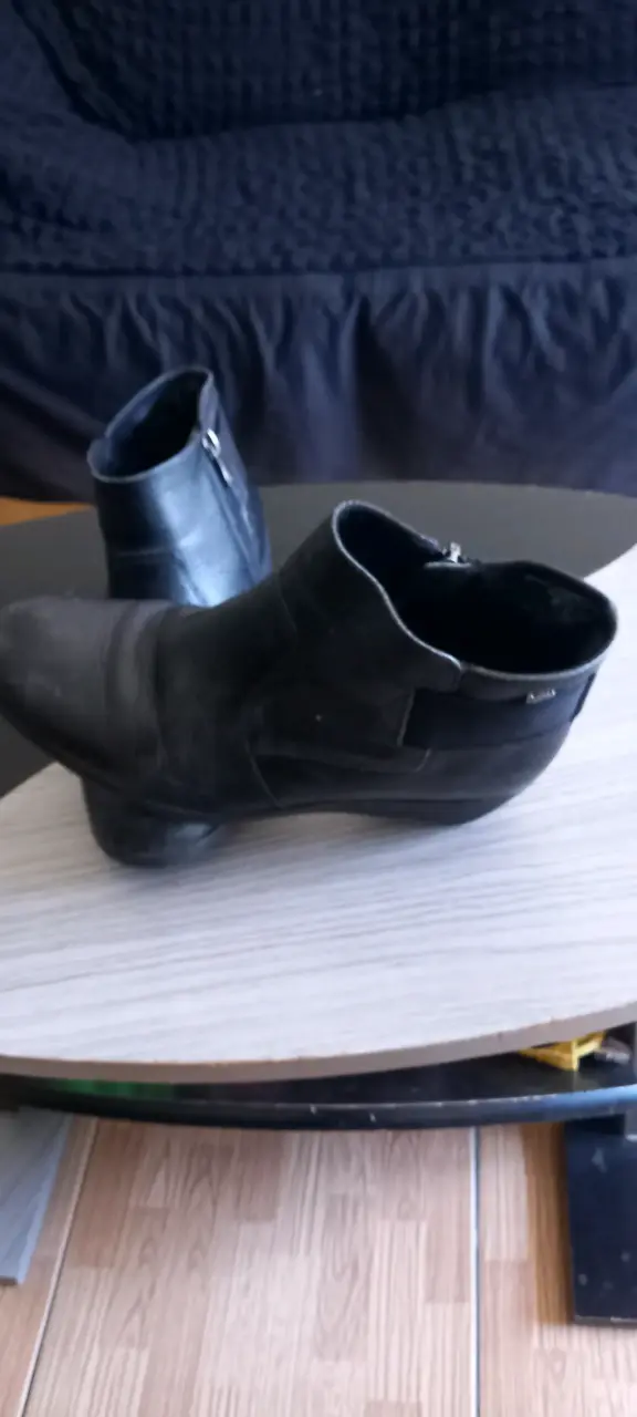 Botines de cuero negro para mujer en buen estado - 2