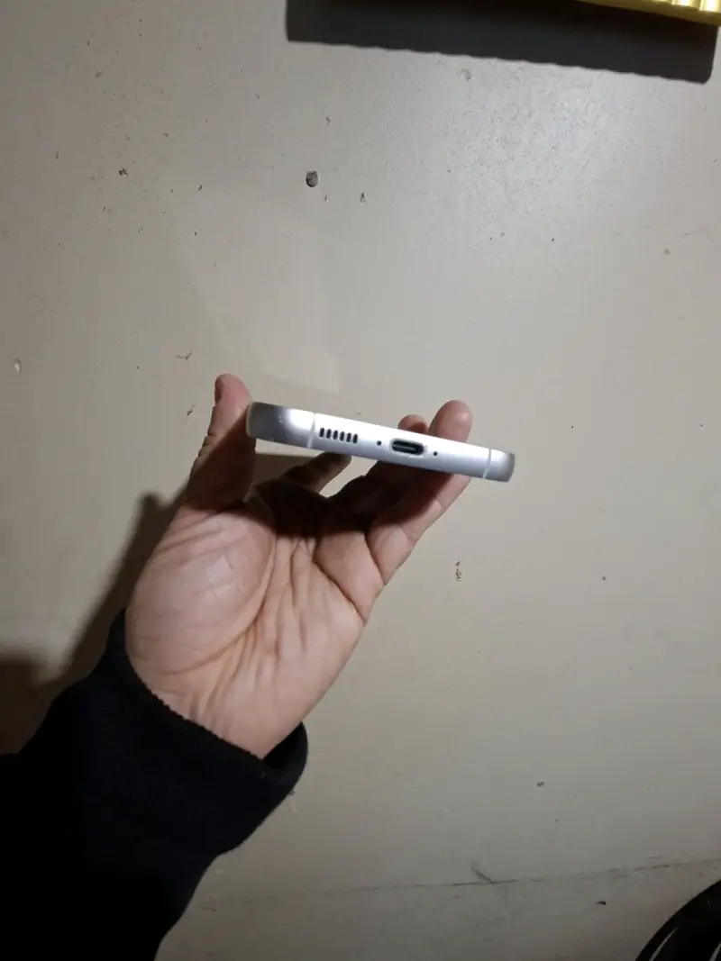 Smartphone Samsung Galaxy S23 en buen estado - 5