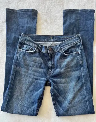 Jeans azul oscuro tiro medio - miniatura 1