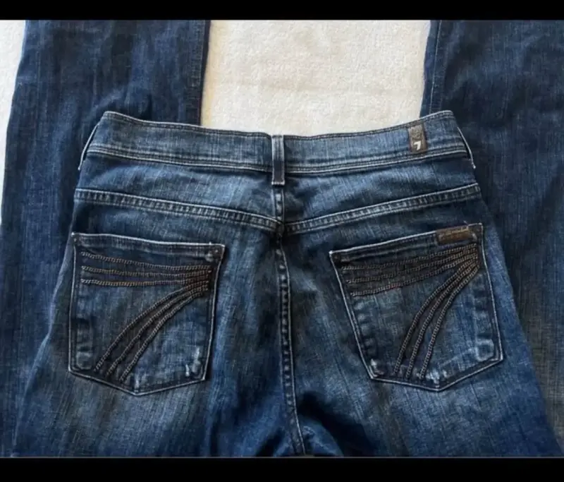 Jeans azul oscuro tiro medio - 4