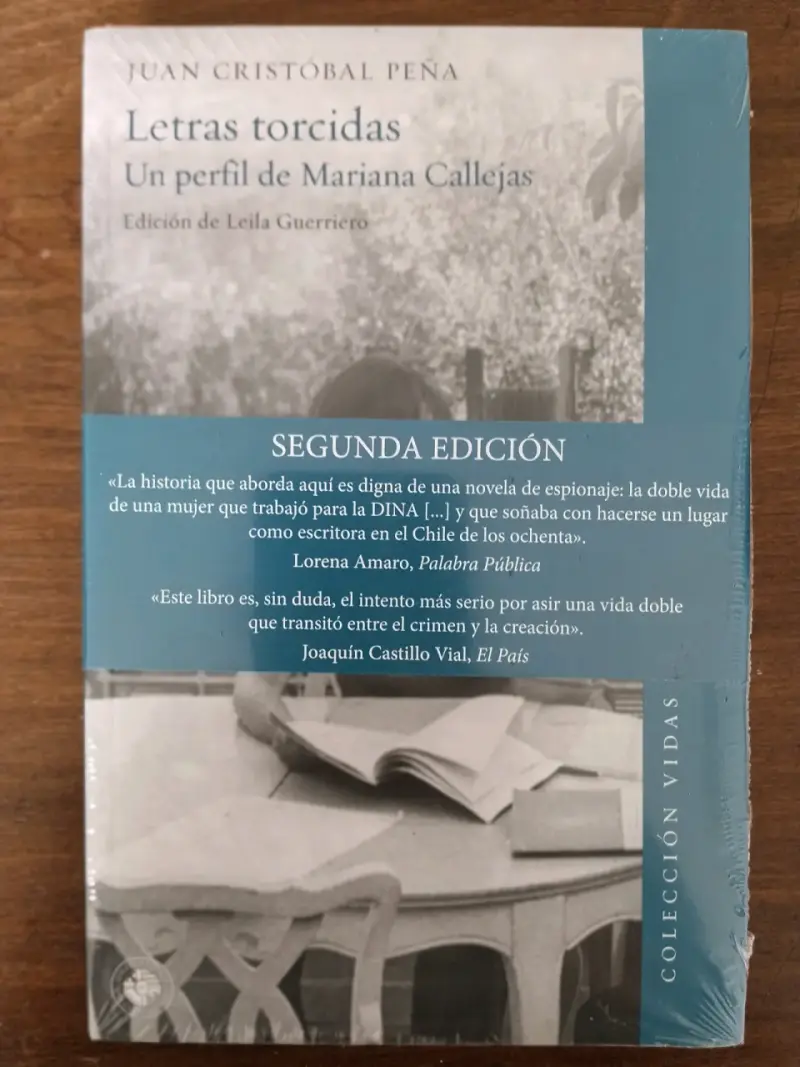 Libro Letras Torcidas de Juan Cristóbal Peña
