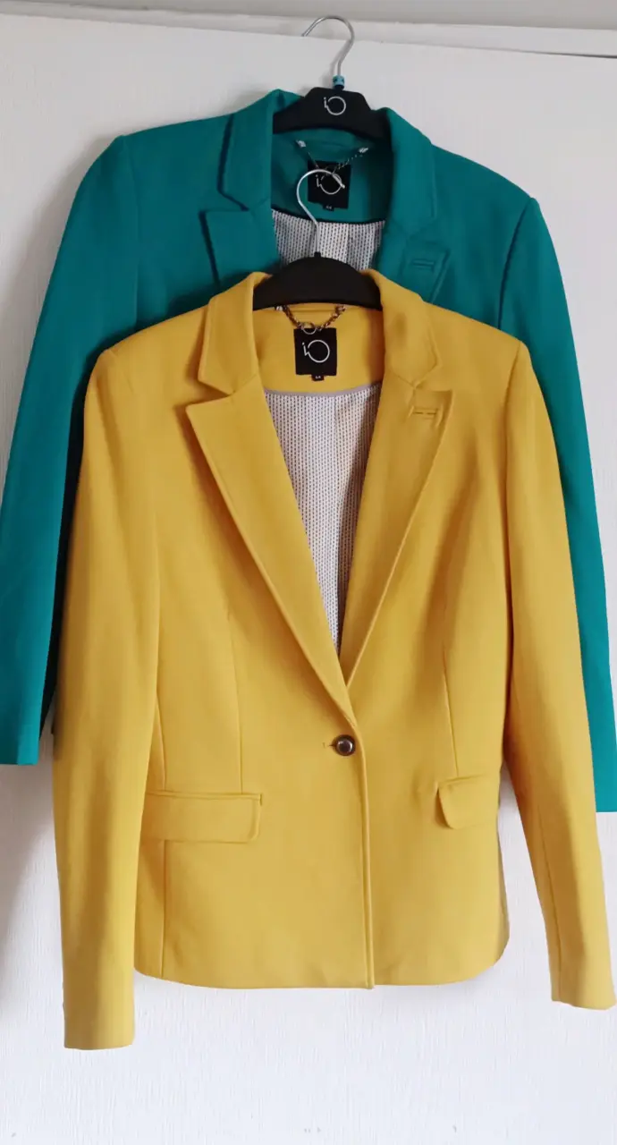 Blazer Io talla 44, colores mostaza y verde - 1