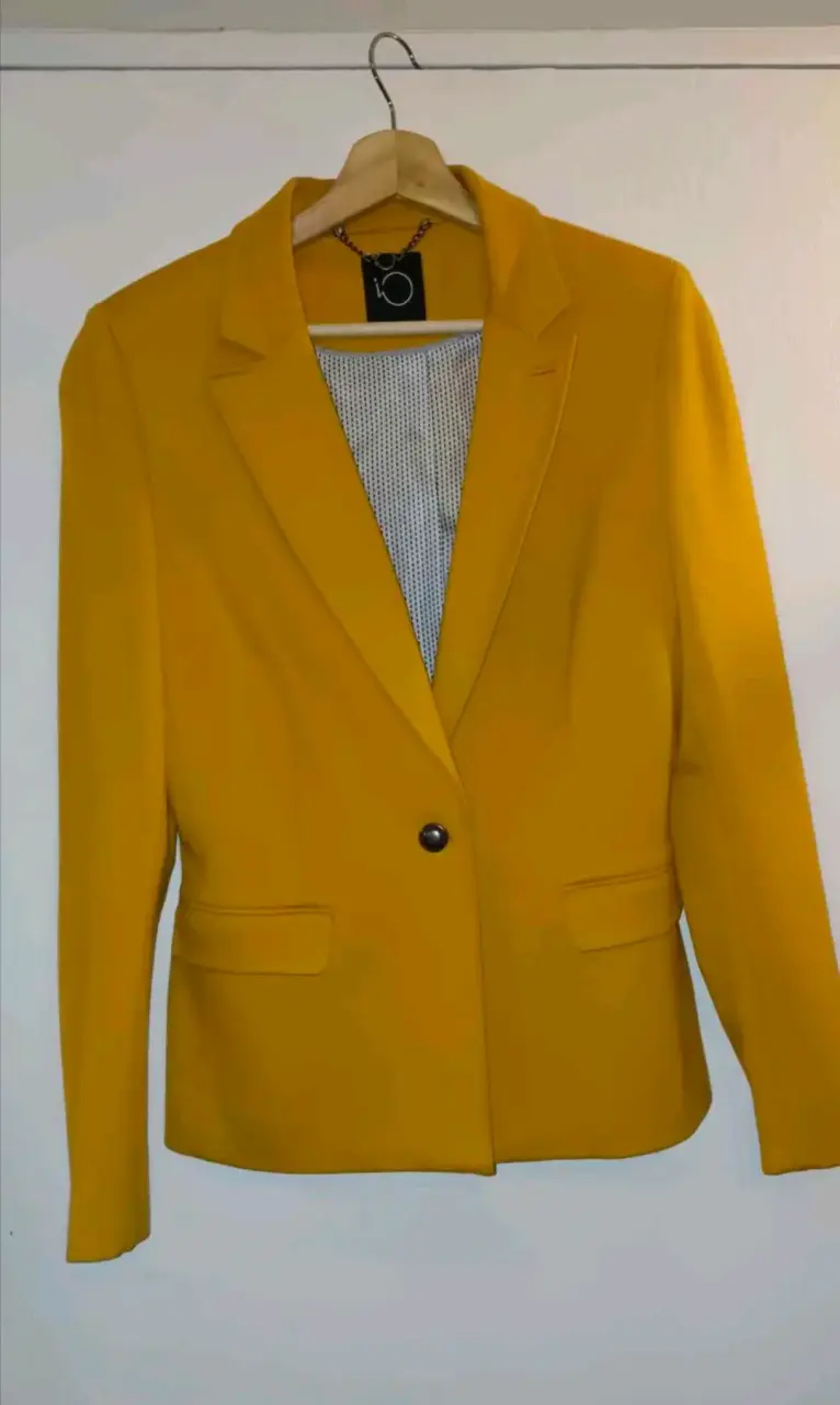Blazer Io talla 44, colores mostaza y verde - 2