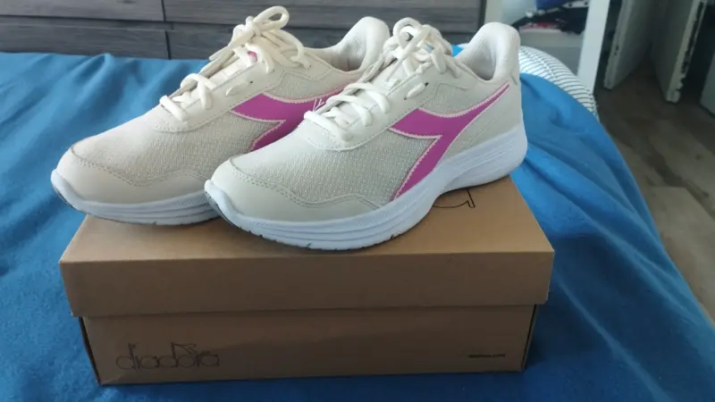 Zapatillas deportivas Diadora blancas y rosadas - 2