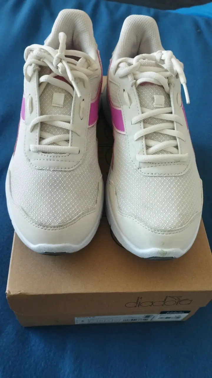 Zapatillas deportivas Diadora blancas y rosadas - 3