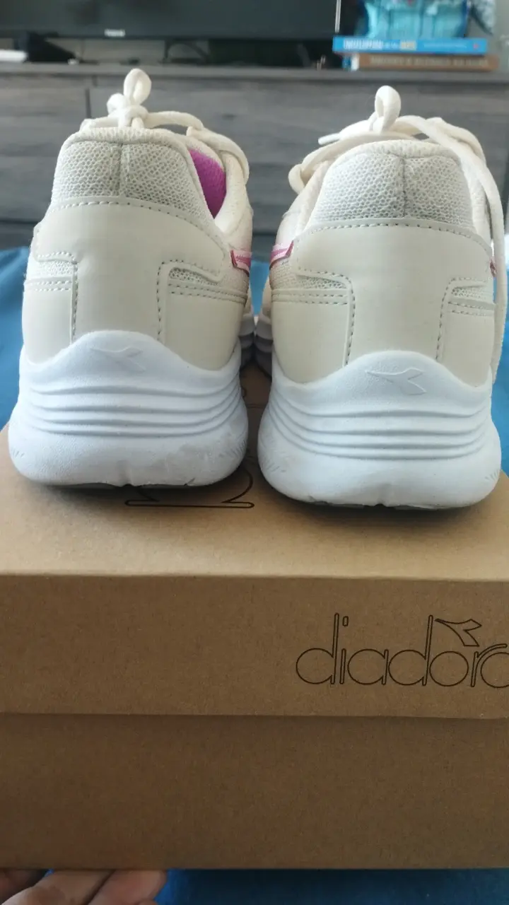 Zapatillas deportivas Diadora blancas y rosadas - 5