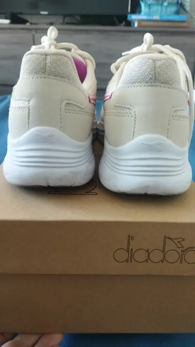 Zapatillas deportivas Diadora blancas y rosadas - miniatura 5