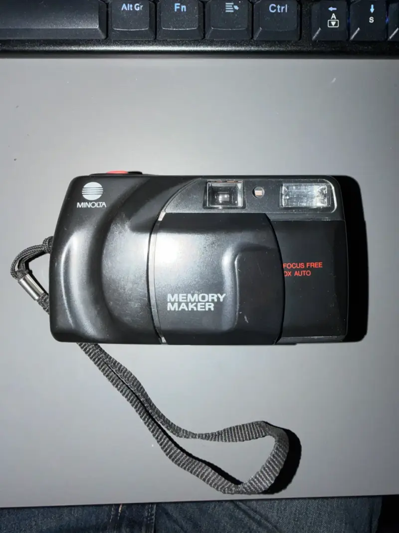 Cámara analógica Minolta Memory Maker con correa - 1