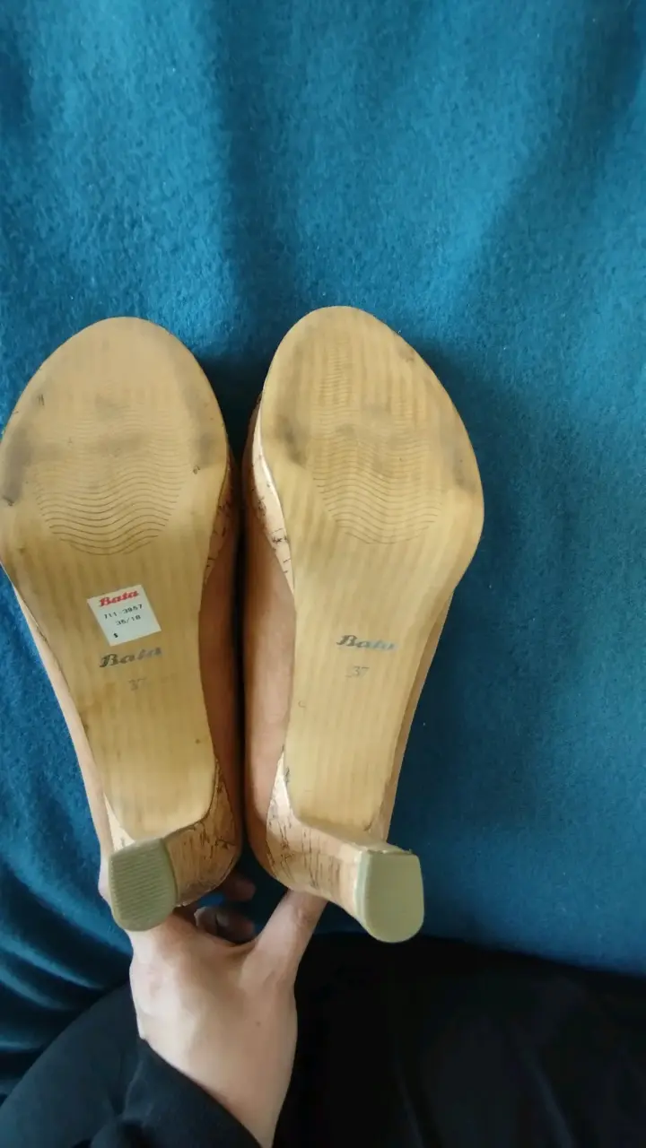 Zapatos de tacón alto Bata color beige - 5