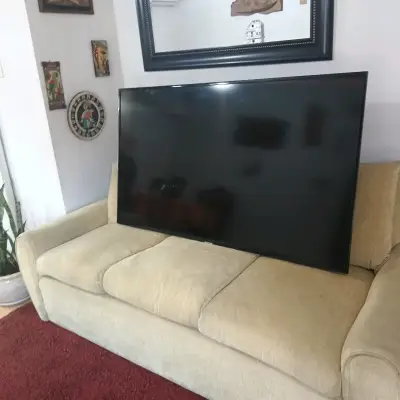 Televisor Samsung 55 pulgadas modelo UN55TU7090G - miniatura 2
