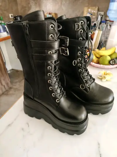 Botas mujer negras con plataforma y hebilla - miniatura 4