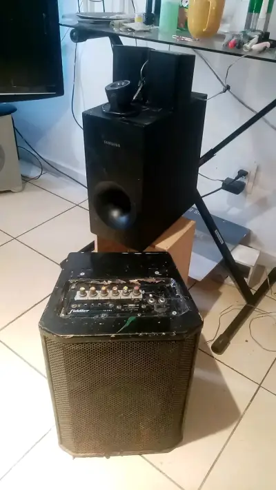 Sistema de sonido con parlantes y subwoofer - miniatura 2