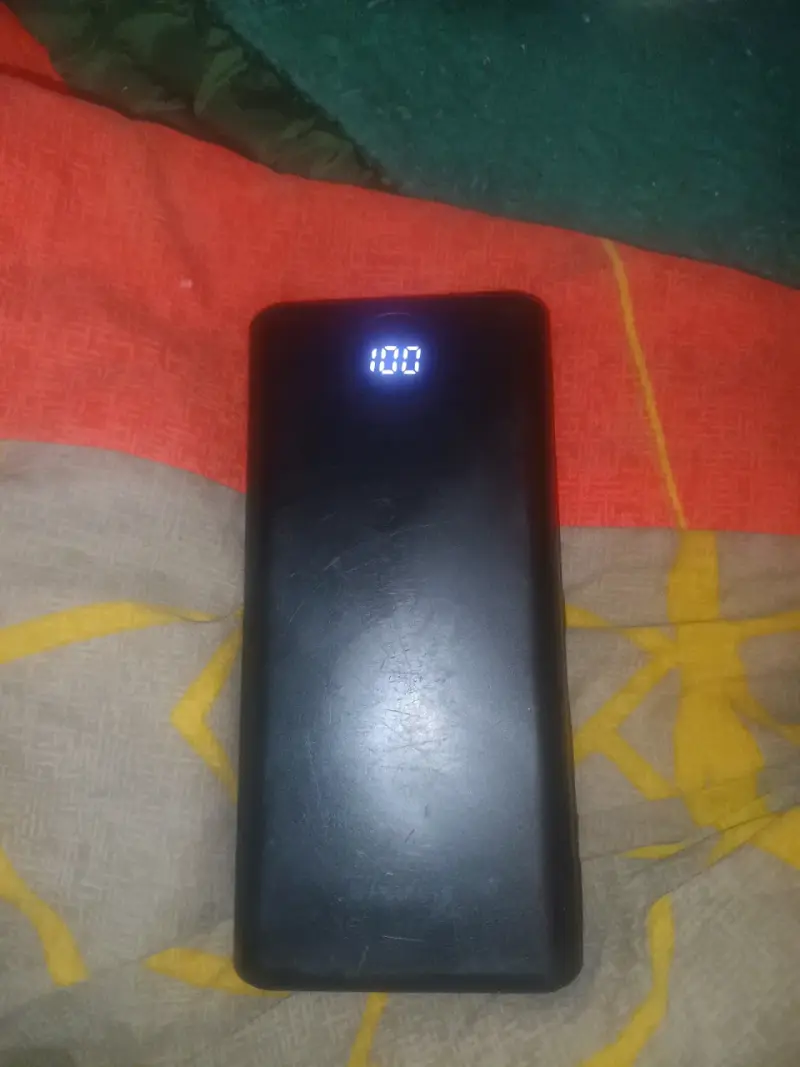 Power bank portátil con pantalla LED - 1