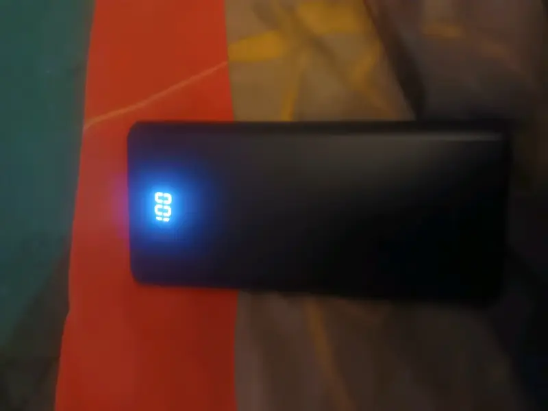 Power bank portátil con pantalla LED - 3