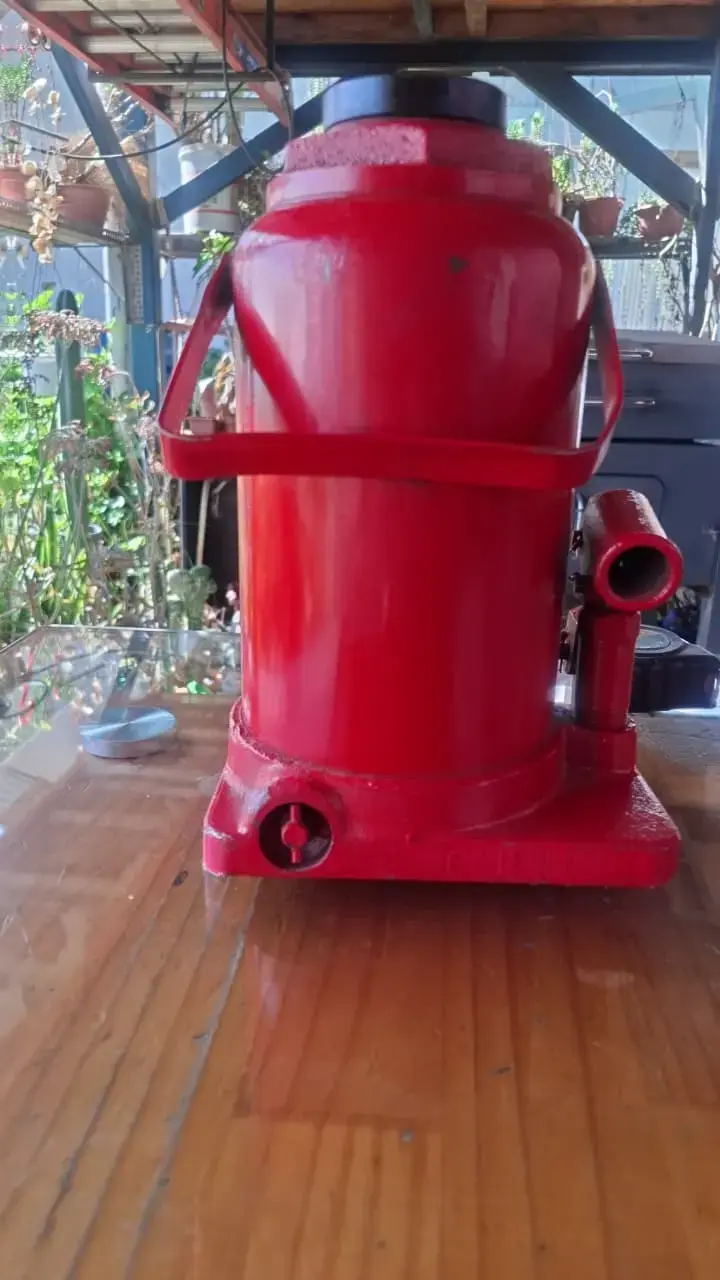 Gato hidráulico 50 tons Sinotruk original nuevo - 1