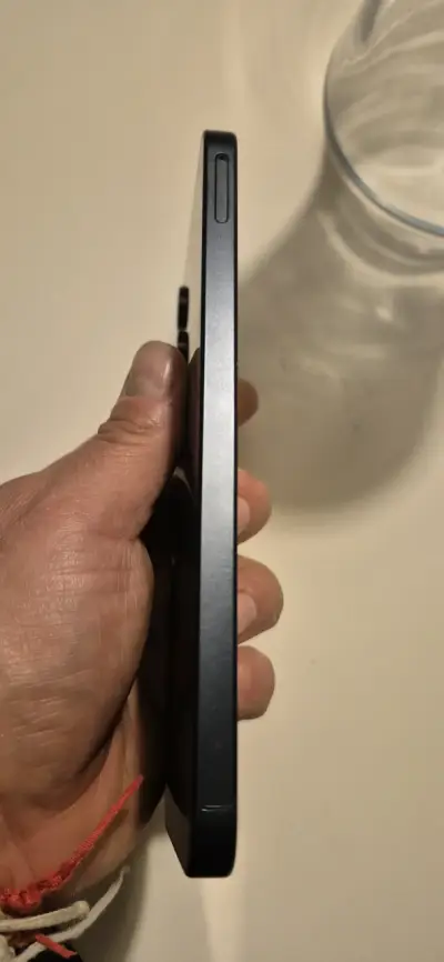 Samsung Galaxy A16 5G en buen estado - miniatura 6
