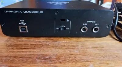 Interfaz de Audio Behringer UMC202HD USB - miniatura 2
