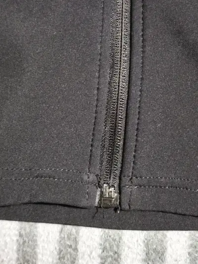 Chaqueta negra para hombre - miniatura 3