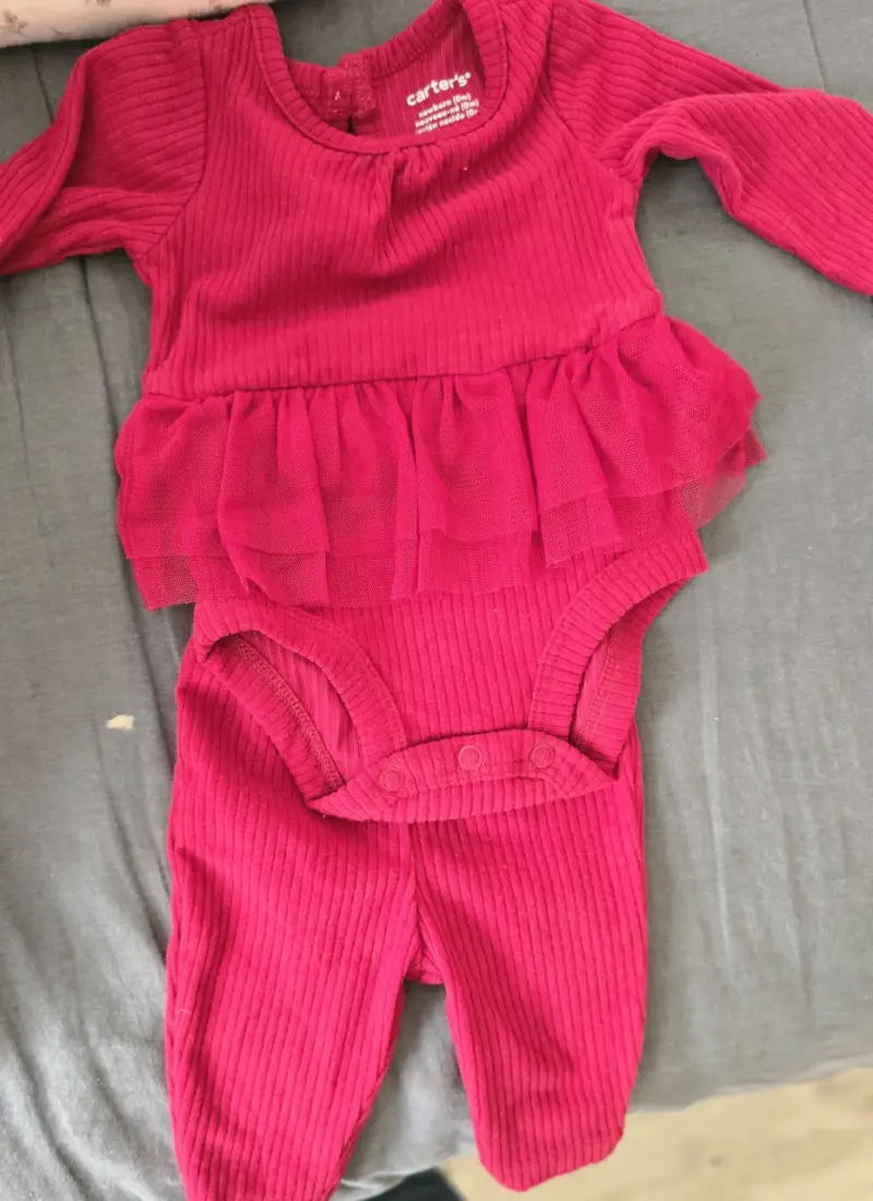 Conjunto de bebé rojo Carter's con tutu