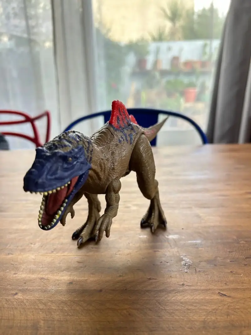 Figura de dinosaurio concavenator jurassic world - 2