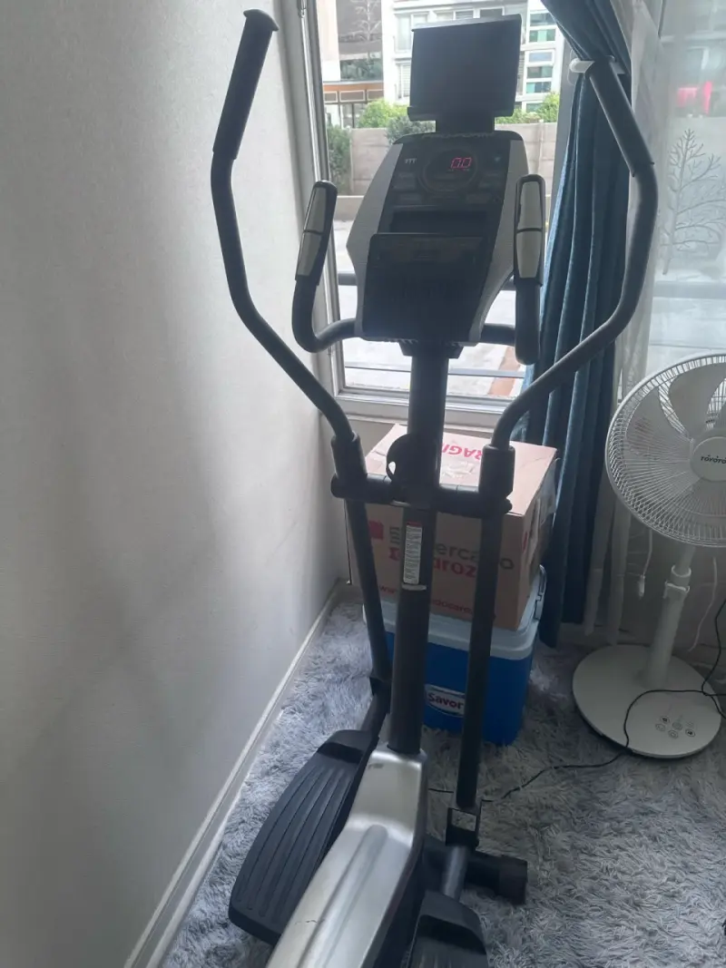 Elíptica ProForm 325 CSE con Resistencia Magnética - 2