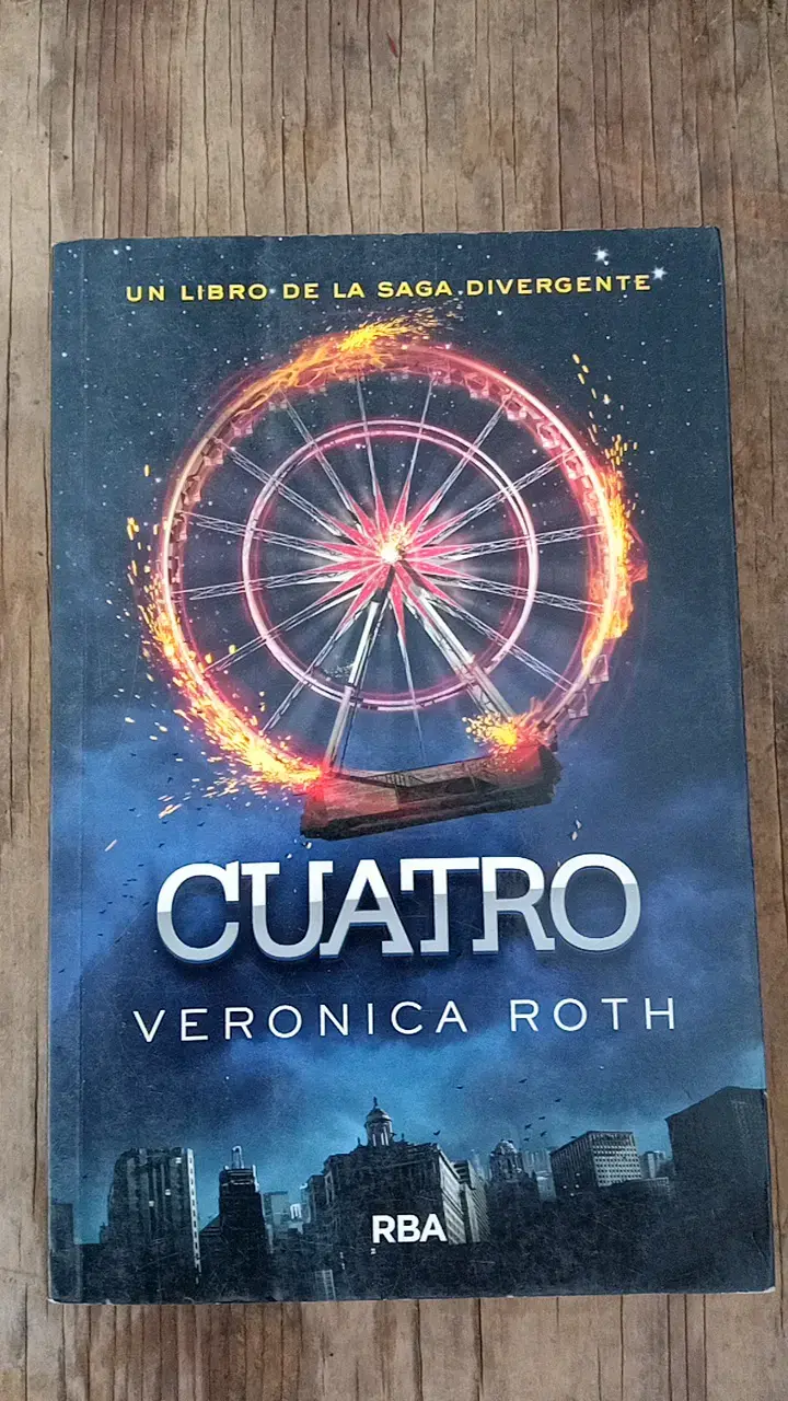 Libro Cuatro de la saga Divergente por Veronica Roth - 1